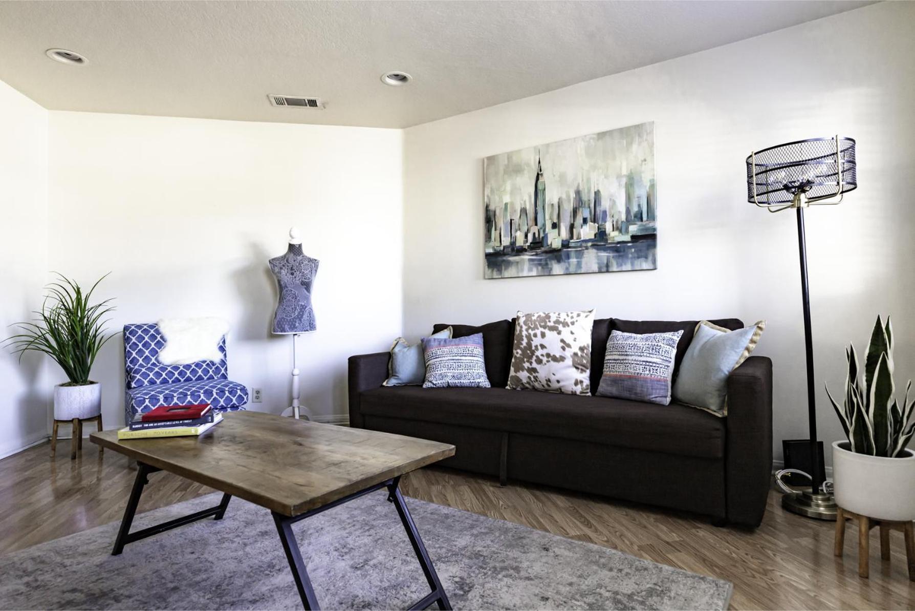 Apartment Brand New 5-Bedroom House 2 Free Parkings Los Angeles